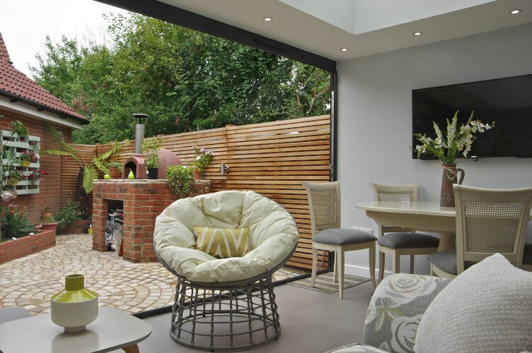 How Bifold Doors Can Help You Create An Indoor-Outdoor Kitchen